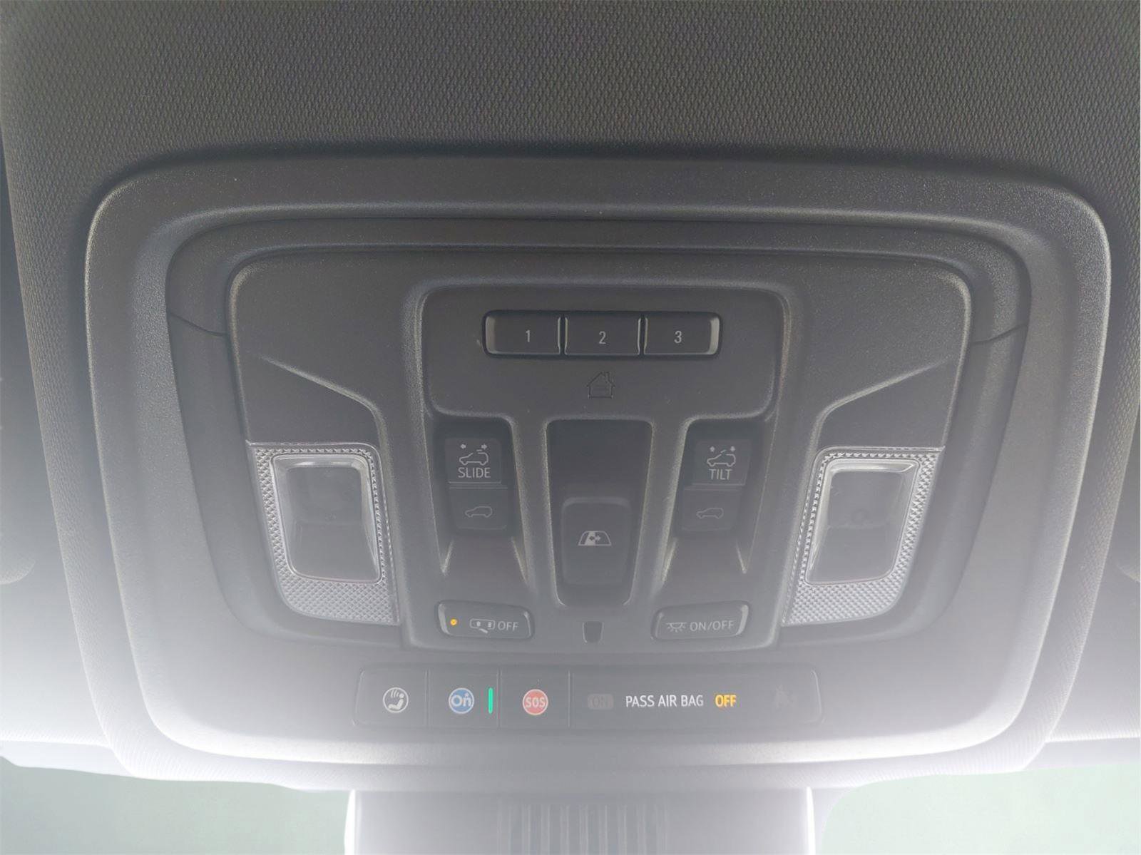 Used 2022 Chevrolet Silverado 1500 High Country w/ High Country Premium Package image 33