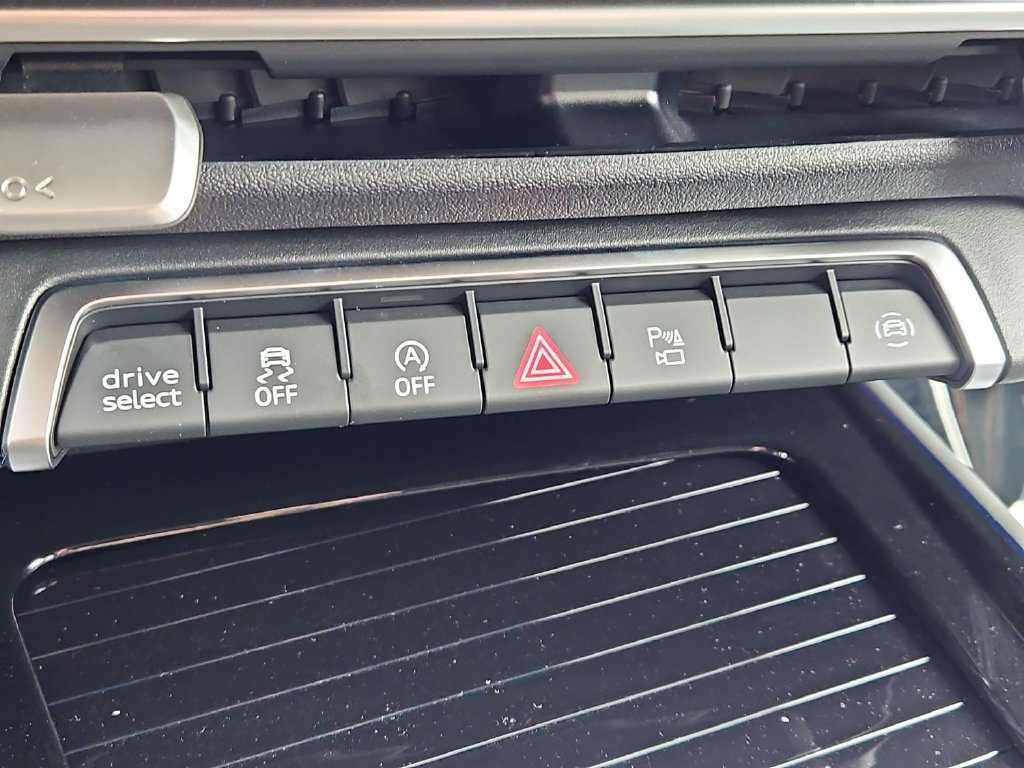New 2026 Audi Q3 quattro 2.0T AWD/4WD image 11