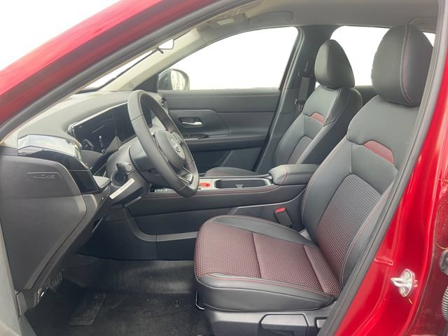 New 2026 Nissan Kicks SR w/ Cold Weather Package AWD/4WD image 9