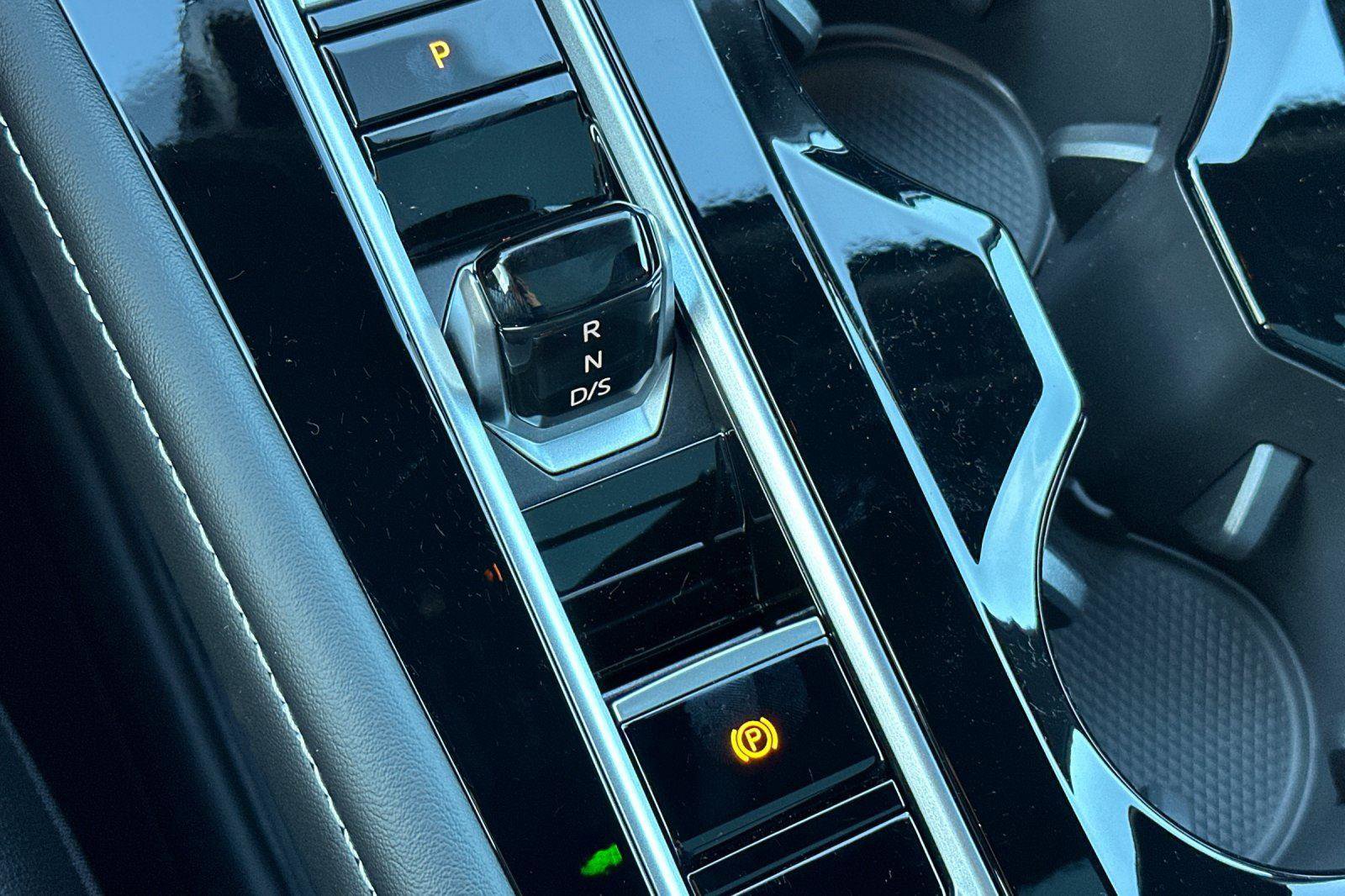 New 2026 Volkswagen Atlas Cross Sport SEL Premium R-Line image 21