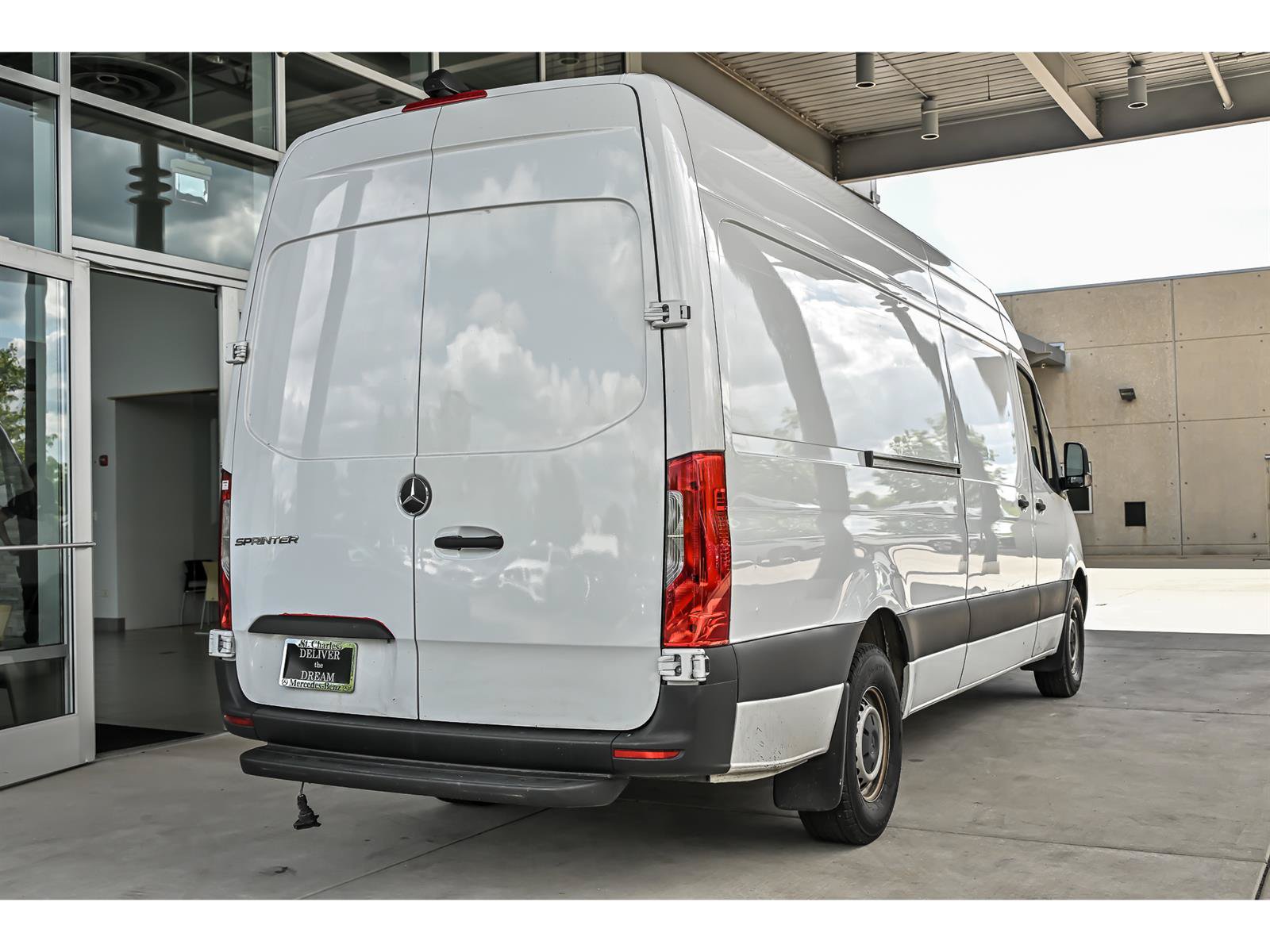 Used 2024 Mercedes-Benz Sprinter 2500 image 4