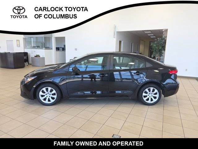 Used 2023 Toyota Corolla LE FWD image 3