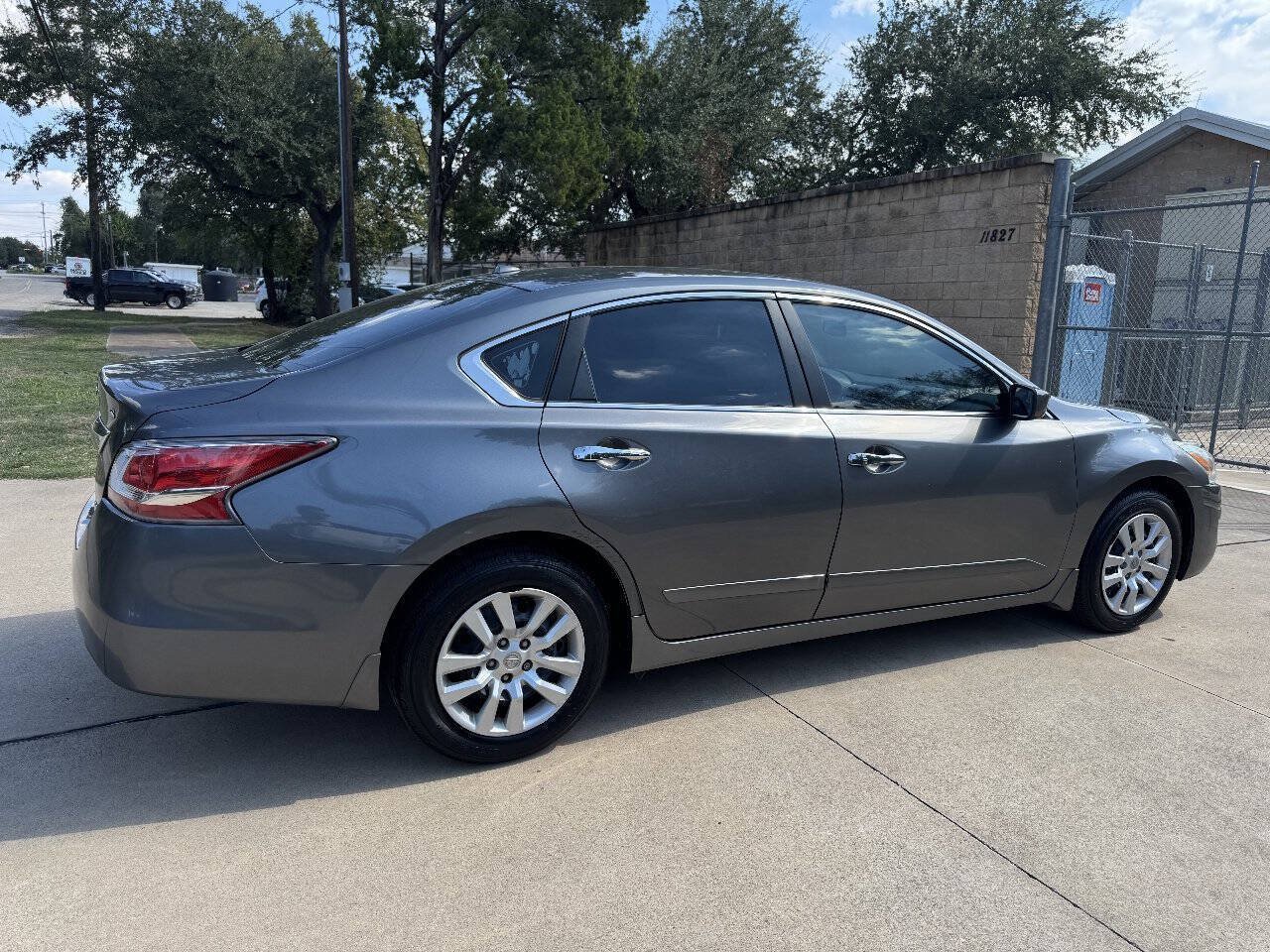 Used 2014 Nissan Altima 2.5 S w/ Display Audio Package FWD image 13