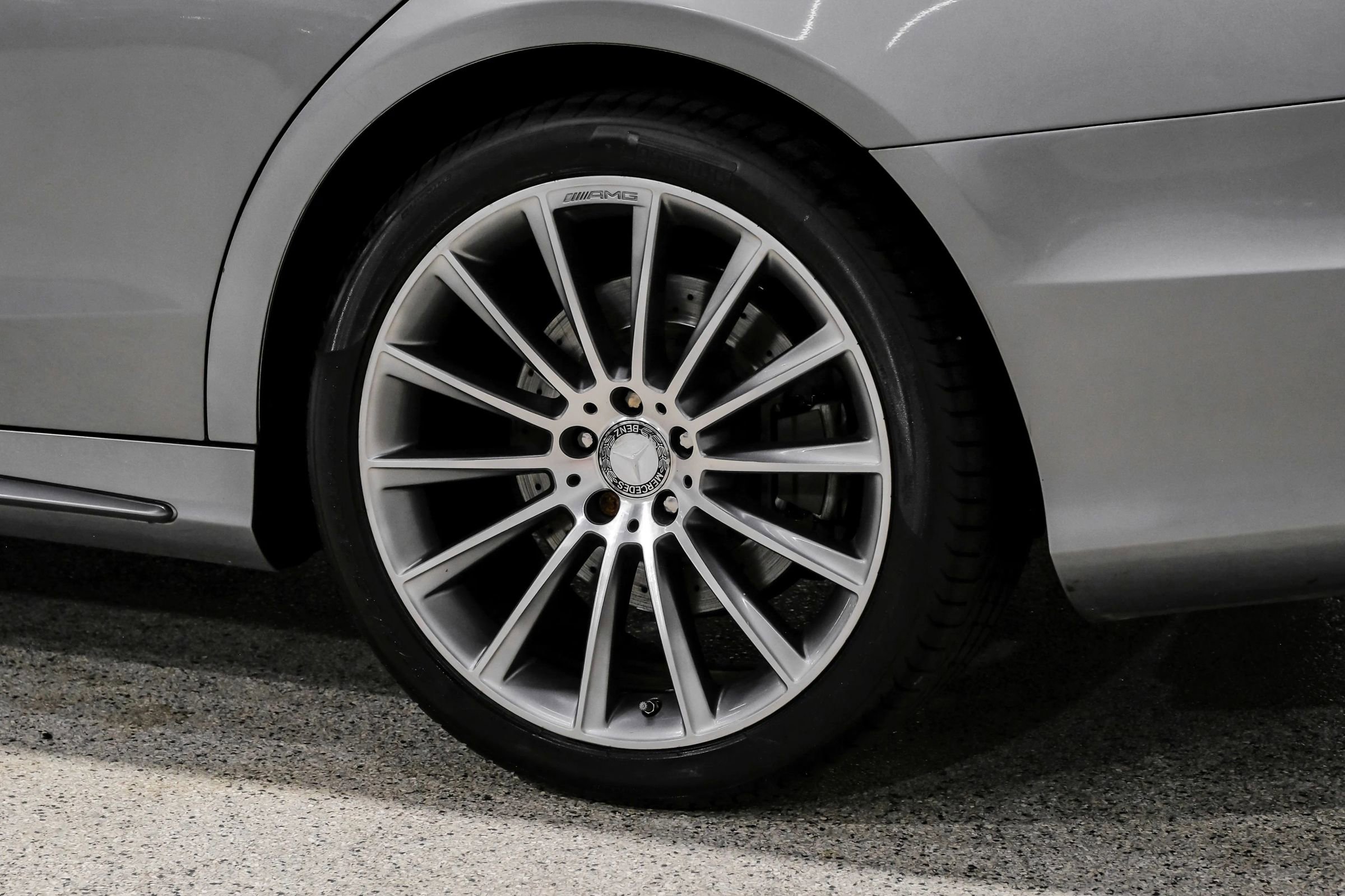 Used 2015 Mercedes-Benz S 550 Sedan w/ Sport Package w/ Sport Package image 65