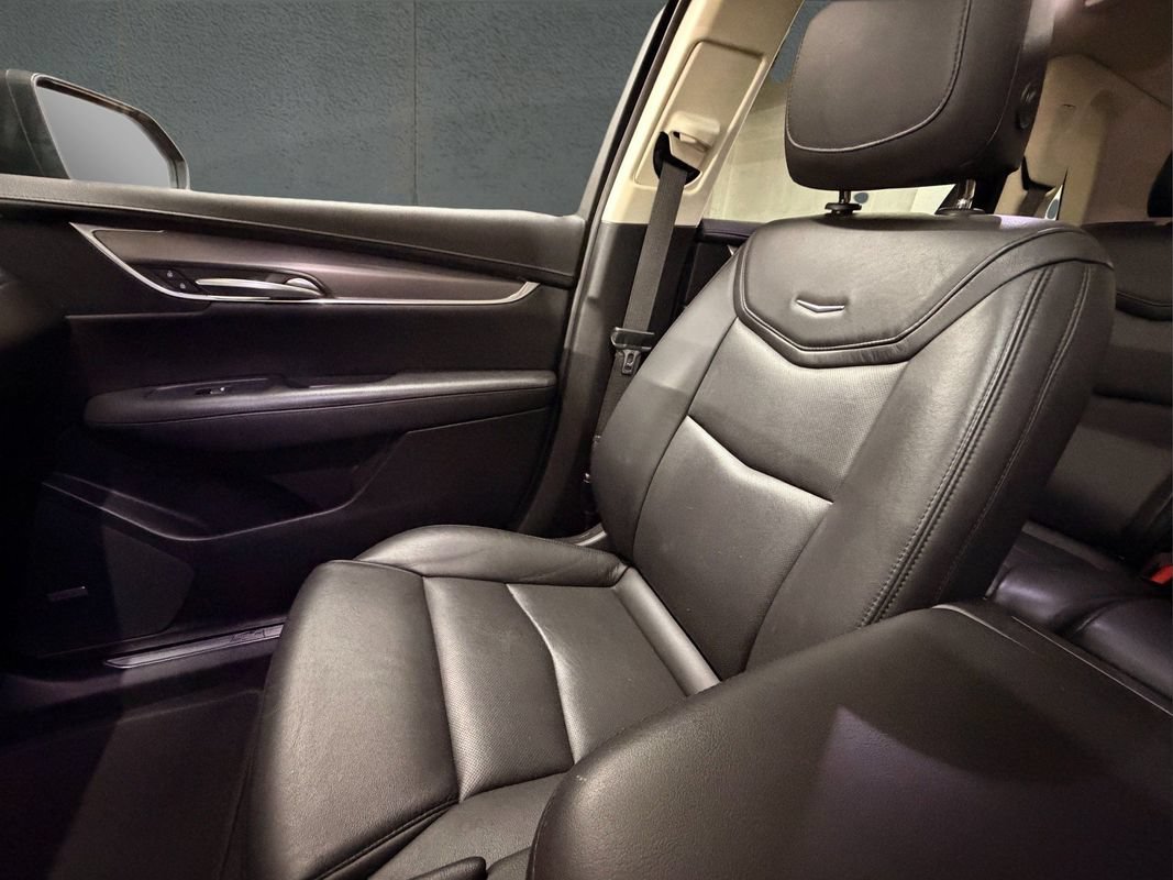 Used 2019 Cadillac XT5 Luxury AWD/4WD image 16