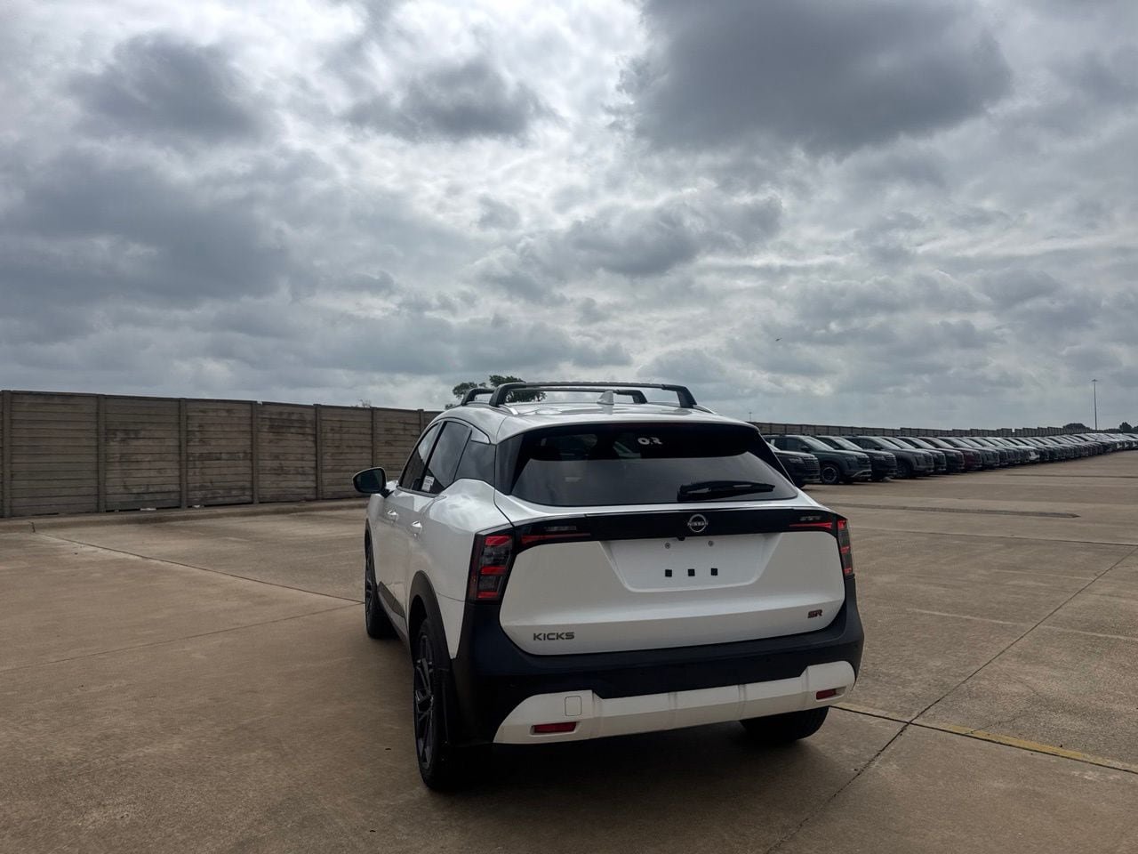 Certified 2025 Nissan Kicks SR FWD image 18
