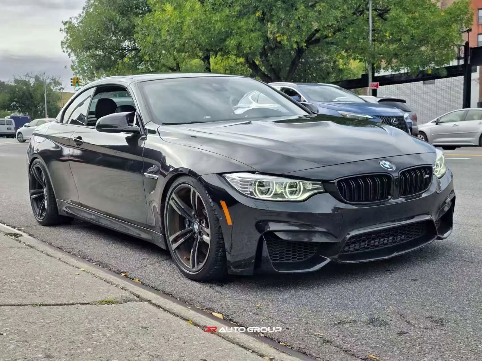 Used 2015 BMW M4 Convertible image 2