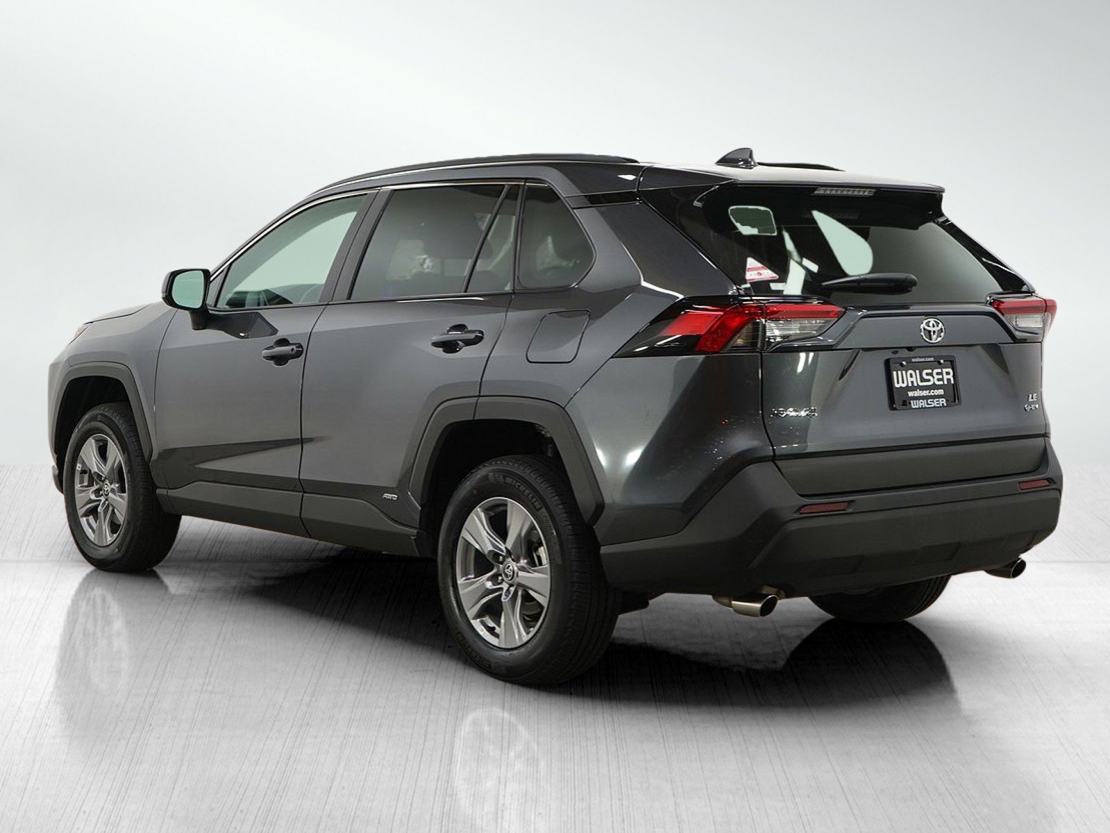 Used 2025 Toyota RAV4 LE AWD/4WD image 3