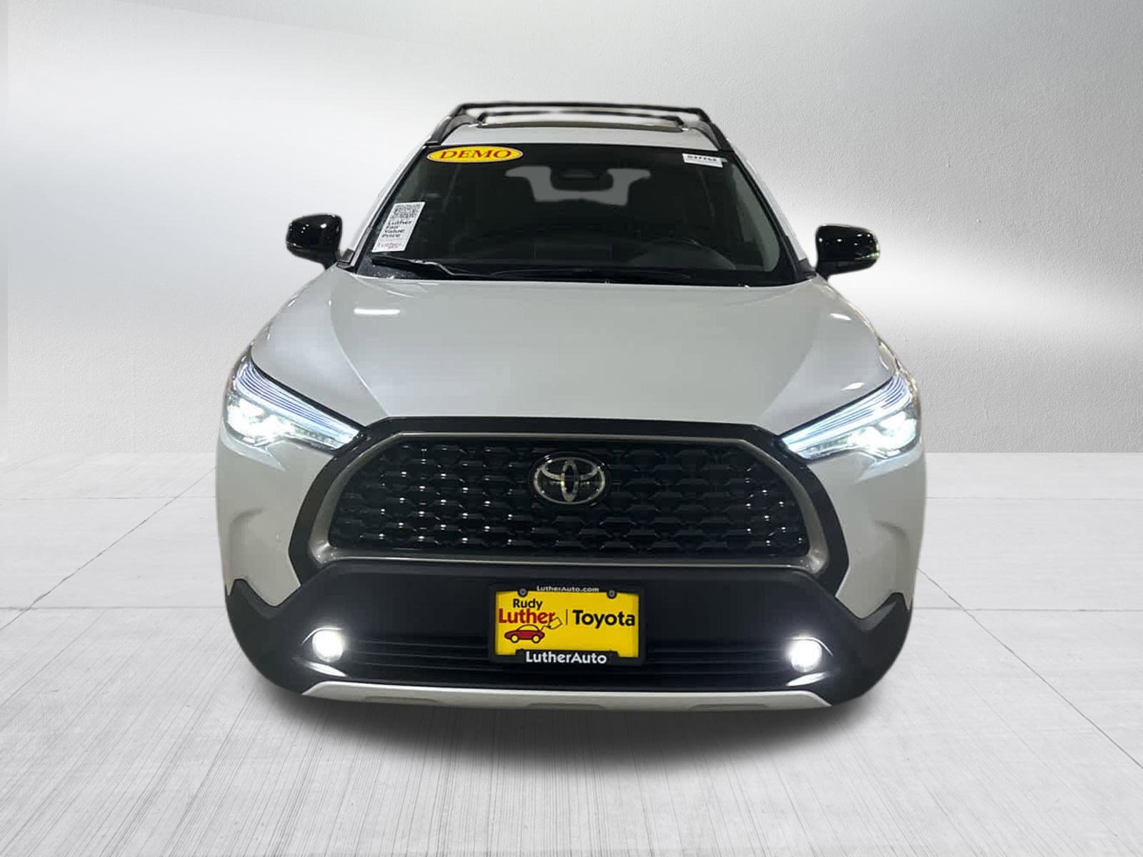 Certified 2025 Toyota Corolla Cross XLE image 5