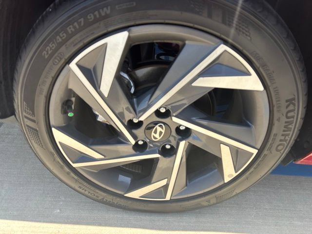 Used 2025 Hyundai Elantra Sport FWD image 10