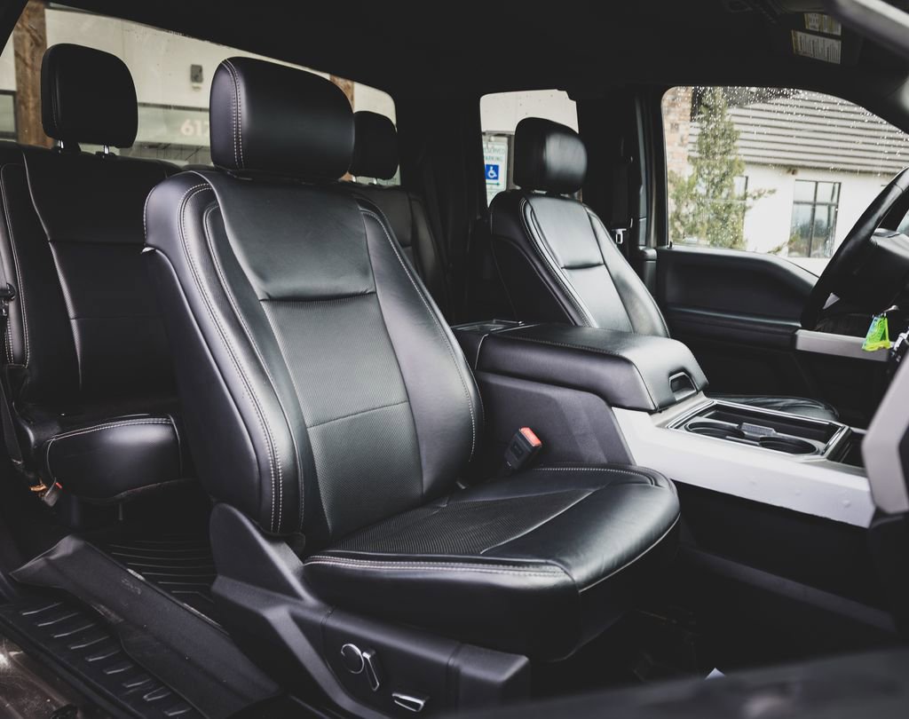 Used 2019 Ford F250 Lariat w/ Chrome Package image 30