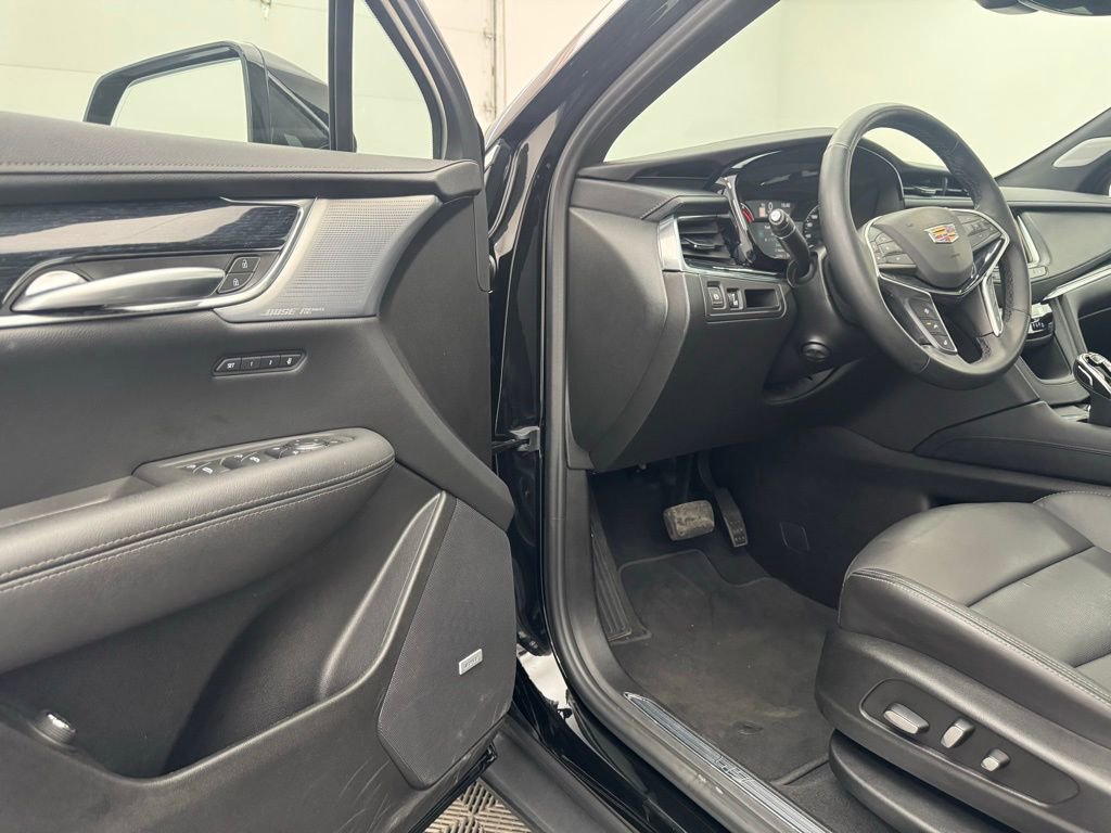 Used 2025 Cadillac XT5 Premium Luxury AWD/4WD image 16