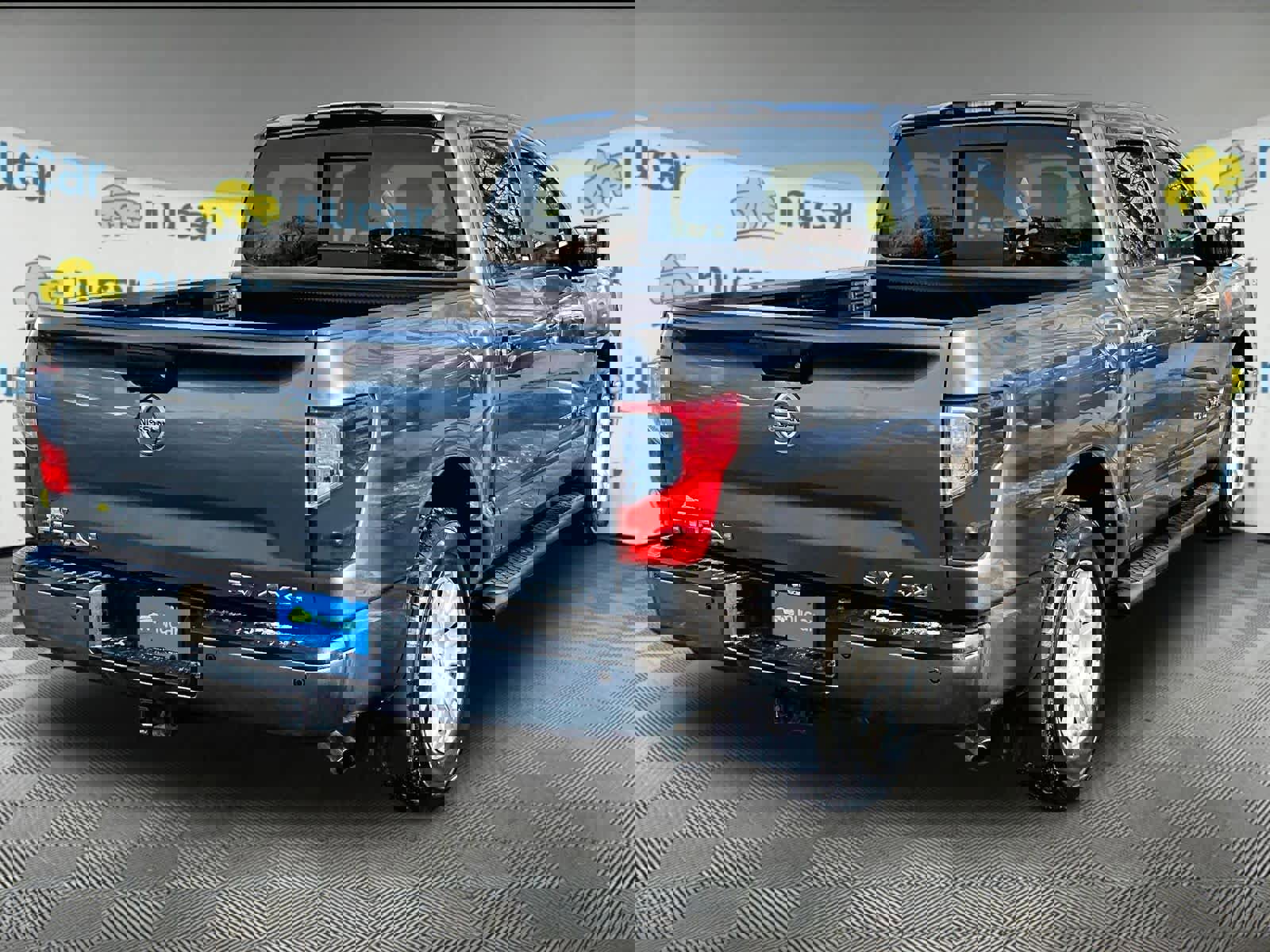 Used 2019 Nissan Titan SV w/ SV Convenience Package image 6