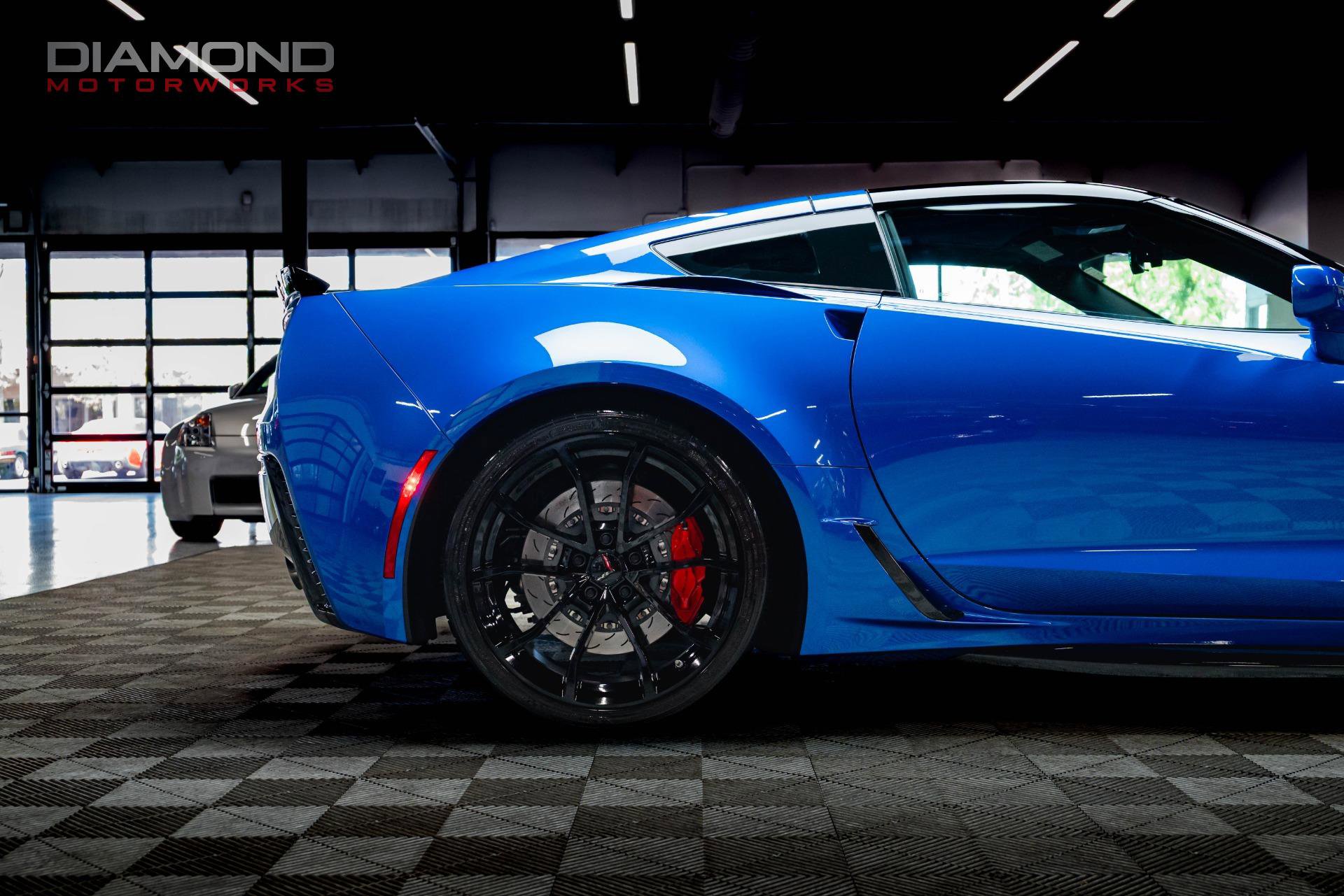 Used 2019 Chevrolet Corvette Grand Sport w/ Carbon Flash Badge Package image 31