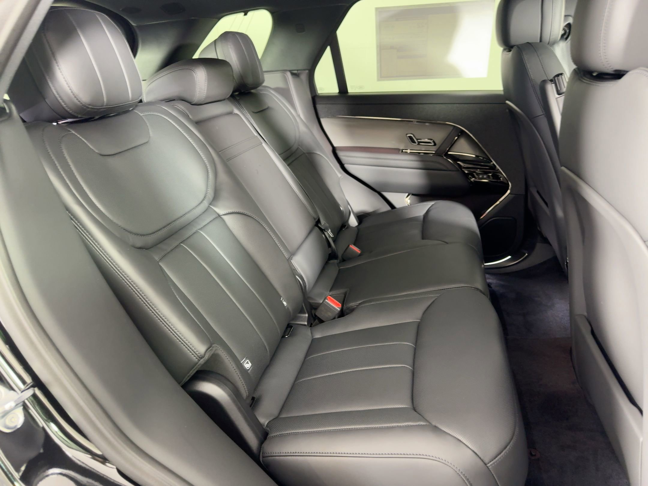 New 2025 Land Rover Range Rover Sport SE image 28