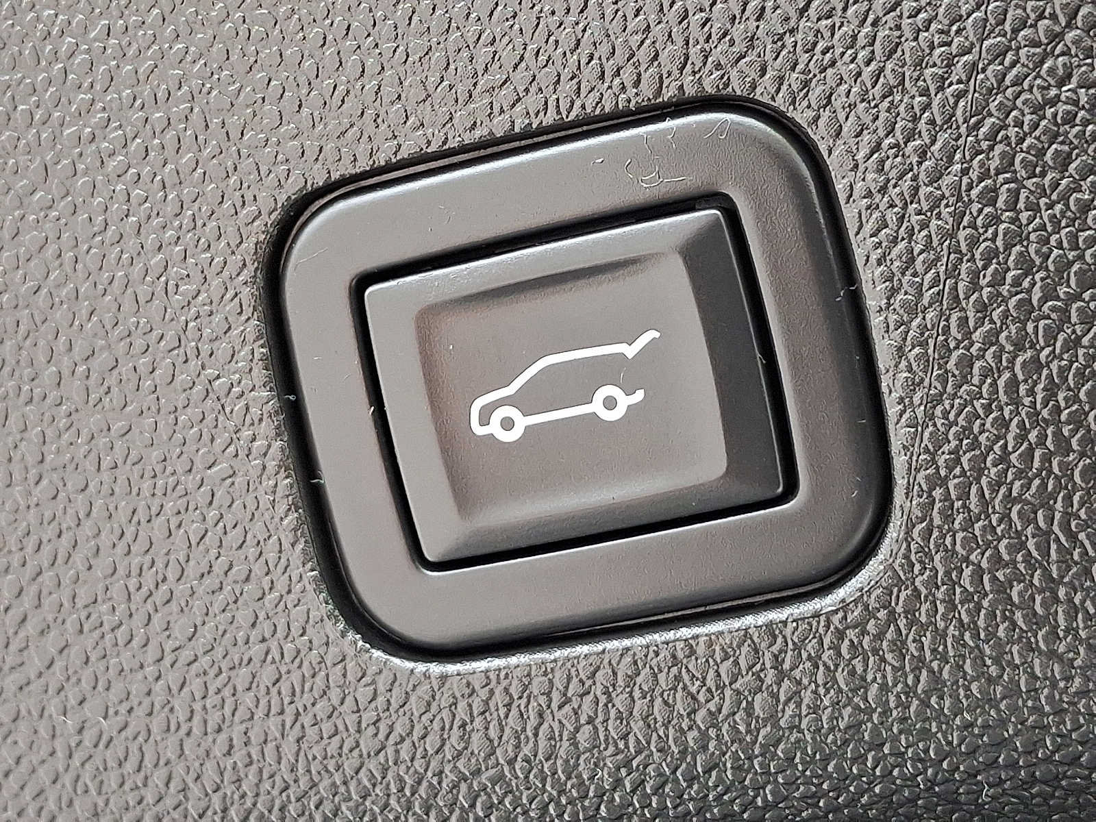 Used 2023 Chevrolet Tahoe Z71 w/ Z71 Off-Road Package AWD/4WD image 29