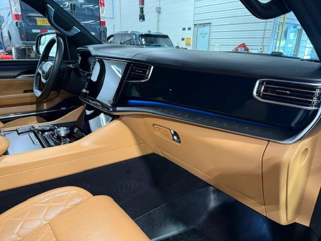 Certified 2025 Jeep Grand Wagoneer L Series III w/ Rear Seat Video Group 1 AWD/4WD image 8
