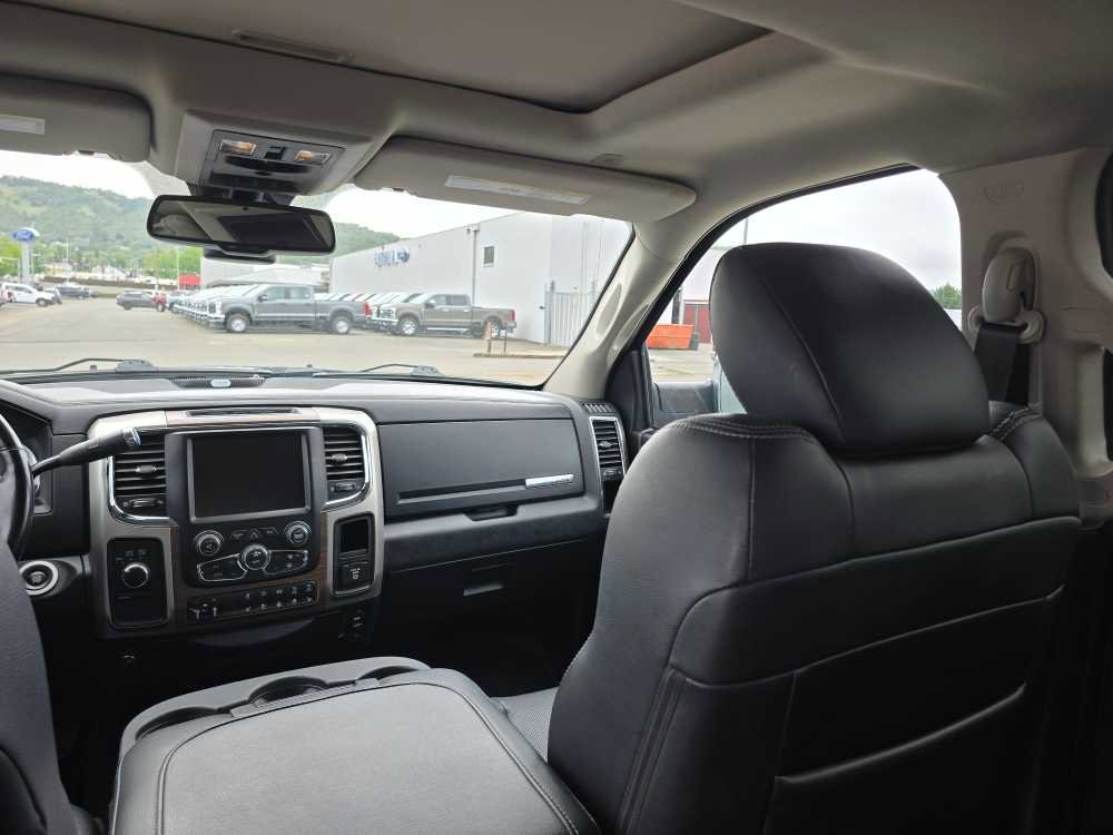 Used 2017 RAM 3500 Laramie w/ Convenience Group AWD/4WD image 14