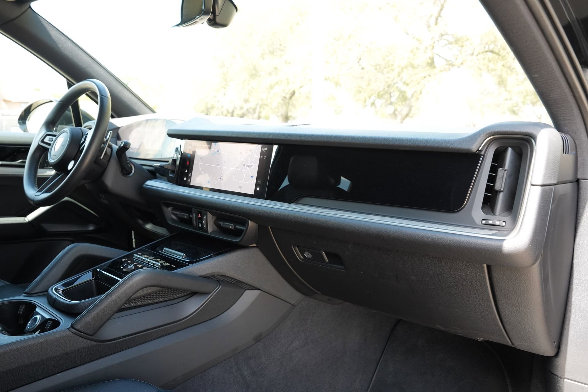 Used 2025 Porsche Cayenne image 23