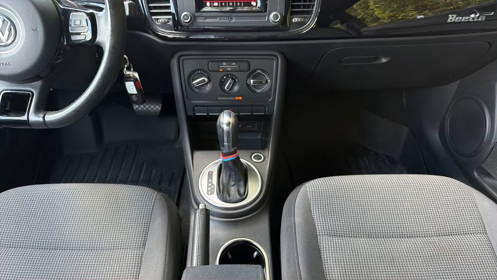 Used 2019 Volkswagen Beetle 2.0T S FWD image 17