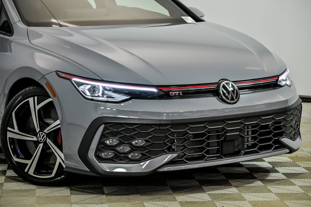 Used 2025 Volkswagen GTI SE FWD image 2