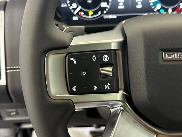 Certified 2025 Land Rover Discovery Dynamic SE AWD/4WD image 38
