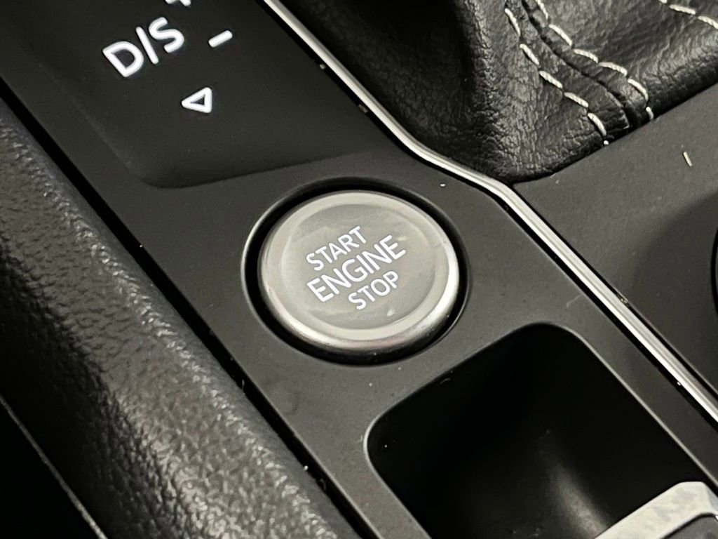 Used 2022 Volkswagen Atlas Cross Sport SE image 13