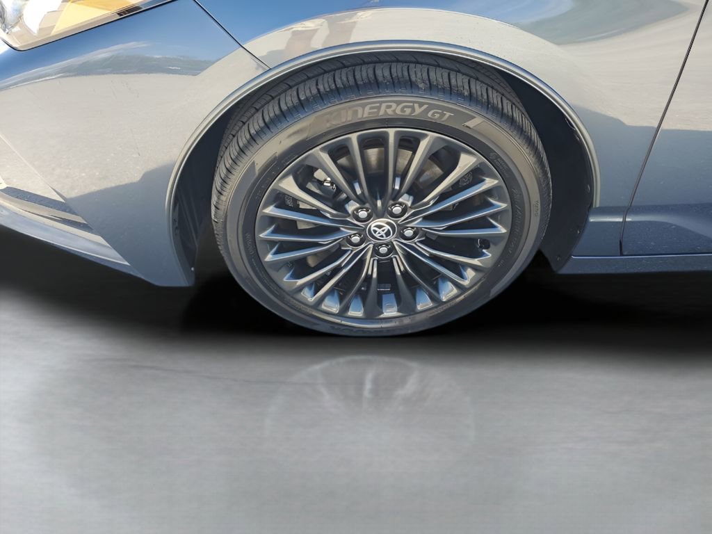 Used 2020 Toyota Avalon XSE image 18