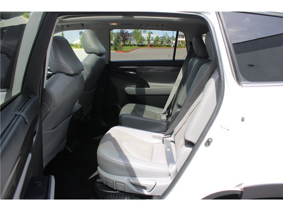Used 2022 Toyota Highlander Platinum AWD/4WD image 12