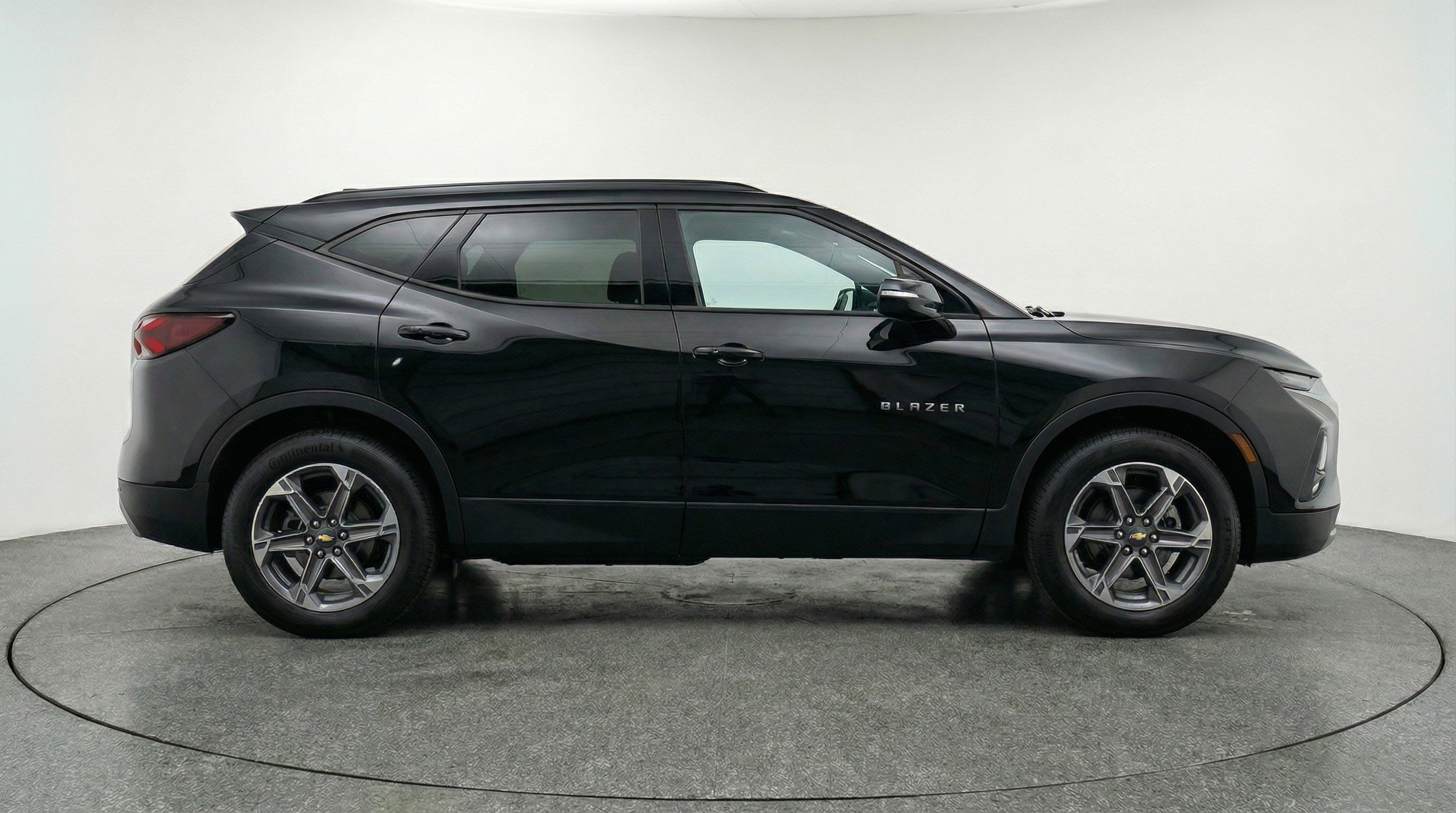Used 2025 Chevrolet Blazer LT image 11
