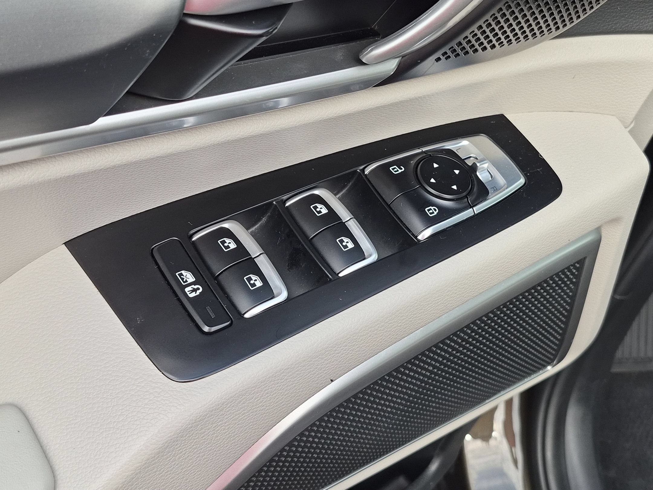 Used 2022 Kia Telluride S AWD/4WD image 23