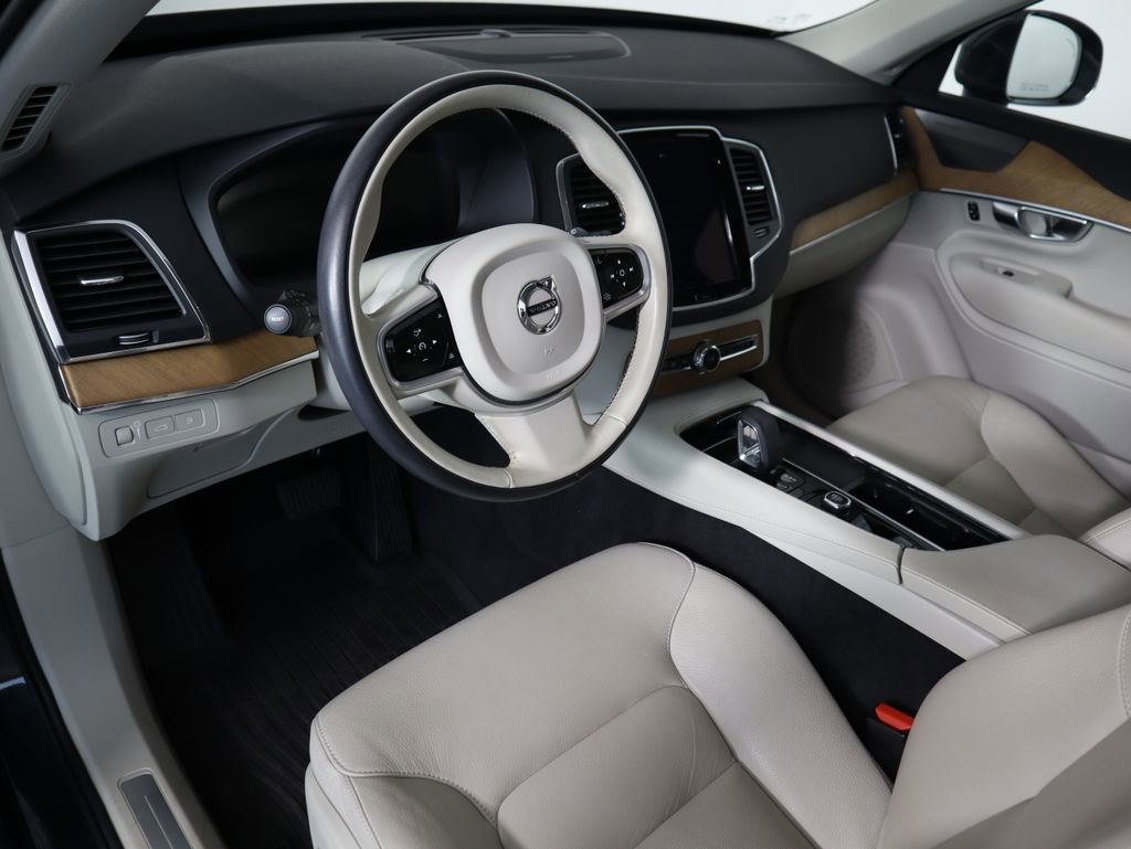 Used 2022 Volvo XC90 T8 Inscription Expression image 9