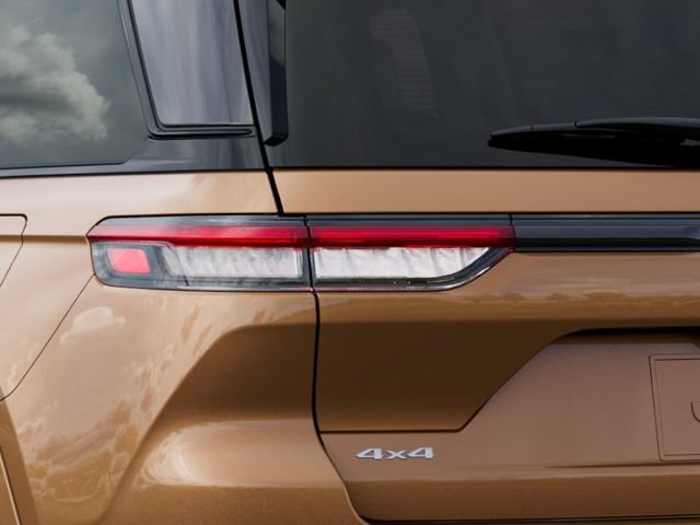 New 2026 Jeep Grand Cherokee Summit AWD/4WD image 10