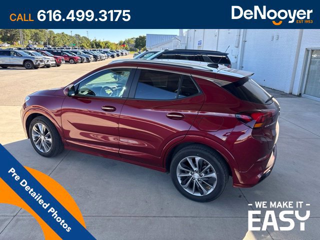 Used 2023 Buick Encore GX Select w/ Experience Buick Package FWD image 4