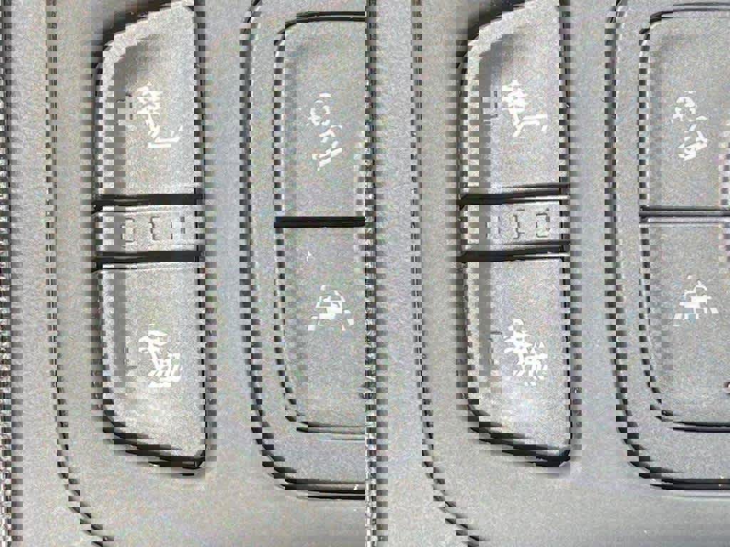 Used 2022 GMC Terrain SLT w/ Infotainment Package II image 19