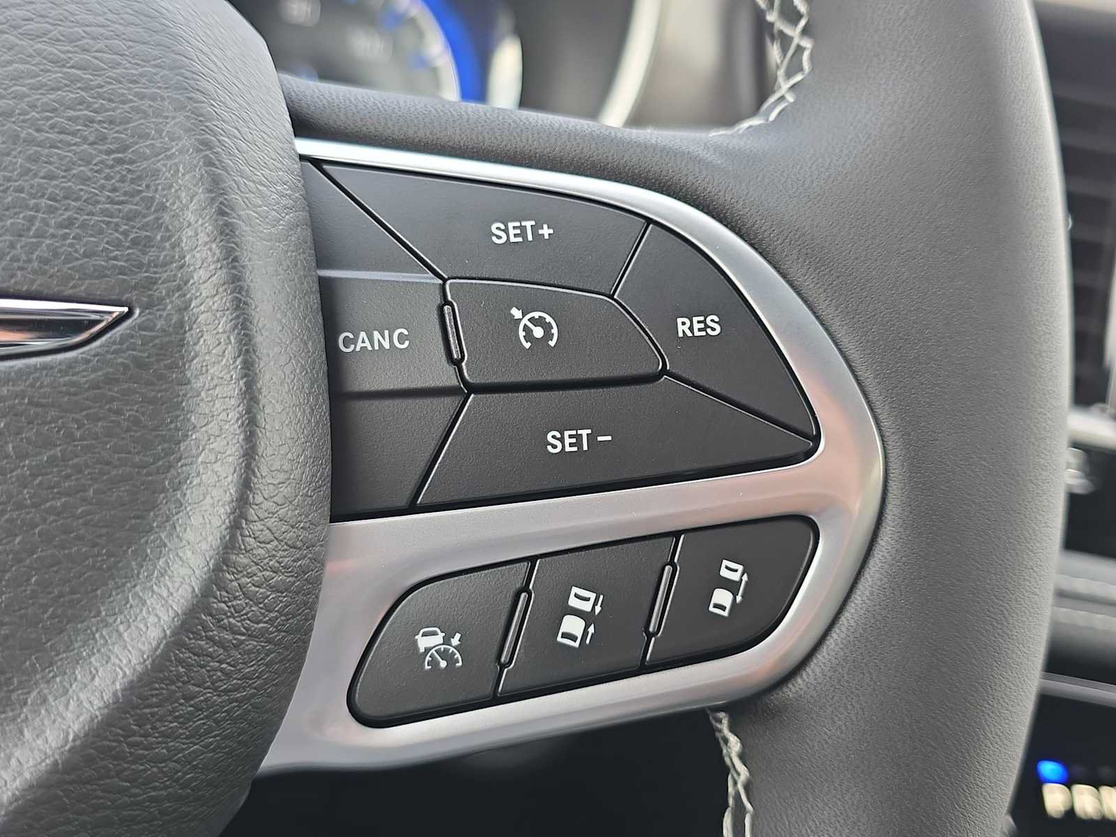 New 2026 Chrysler Pacifica Select FWD image 28