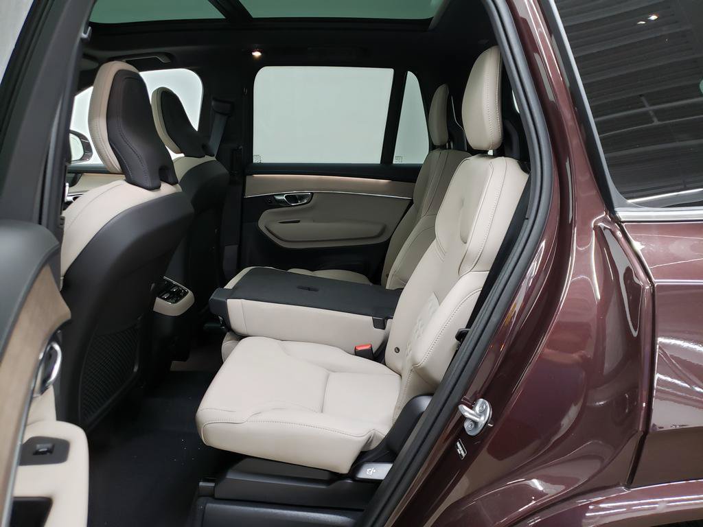 New 2026 Volvo XC90 B6 Plus w/ Protection Package Premier AWD/4WD image 8