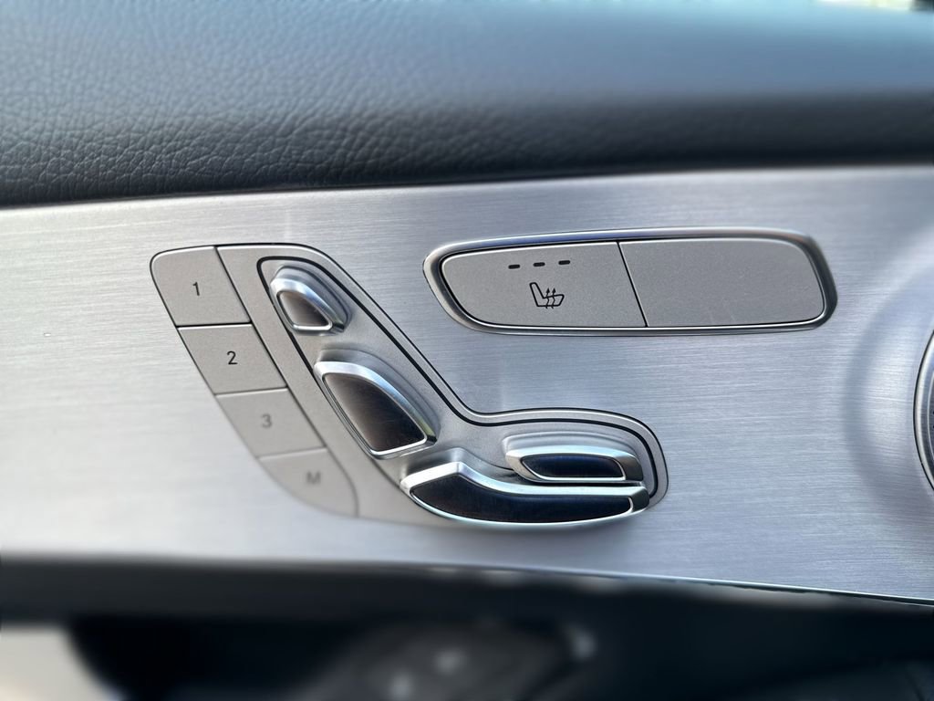 Used 2019 Mercedes-Benz GLC 300 4MATIC image 14