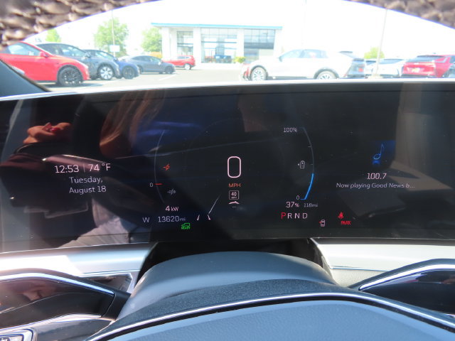 Certified 2024 Cadillac Lyriq Luxury AWD/4WD image 17