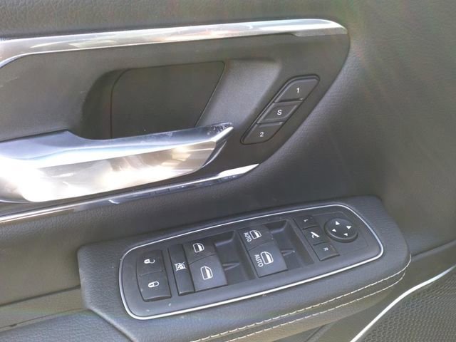 Used 2023 RAM 1500 Laramie AWD/4WD image 10