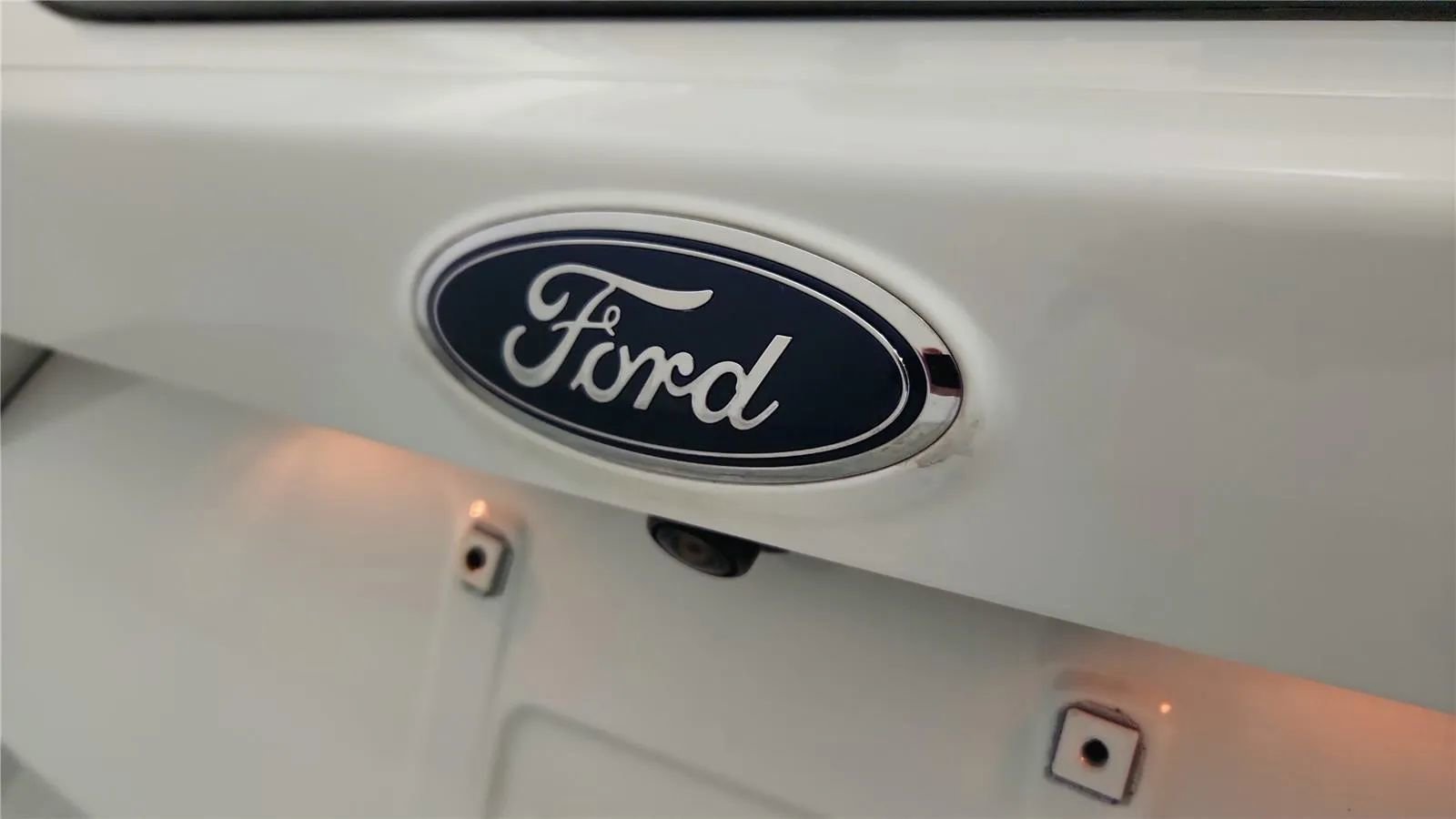 Used 2018 Ford Escape SE image 16
