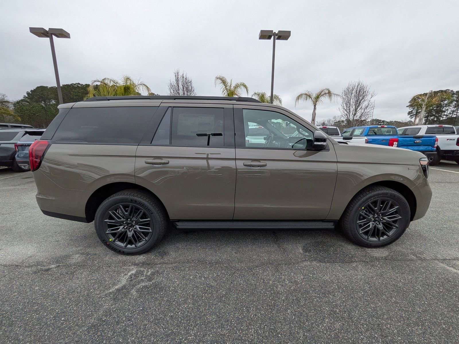New 2026 Ford Expedition Platinum w/ Stealth Appearance Package image 3
