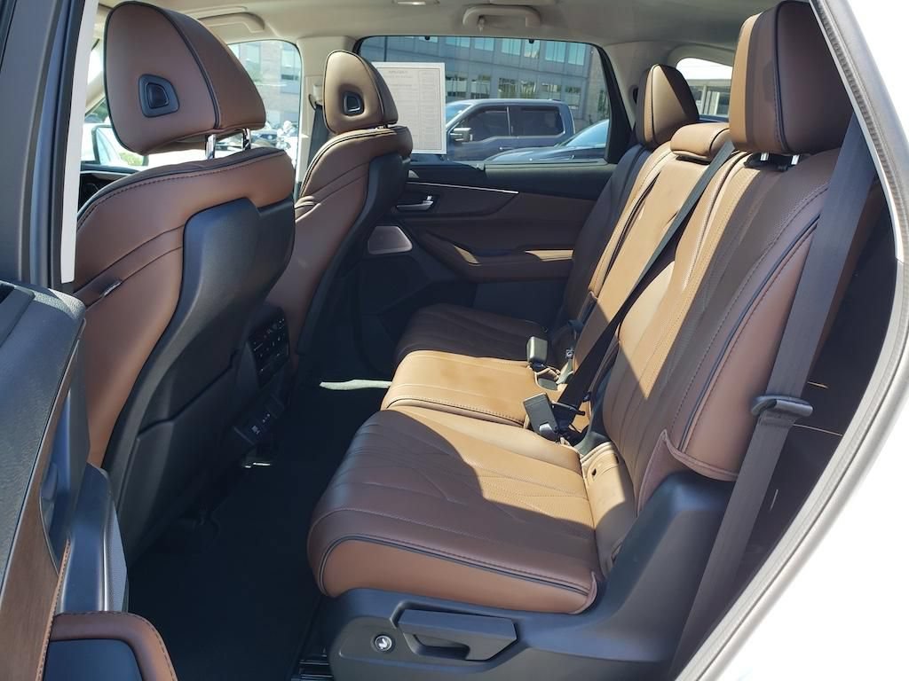 Certified 2026 Acura MDX SH-AWD w/ Advance Package image 33