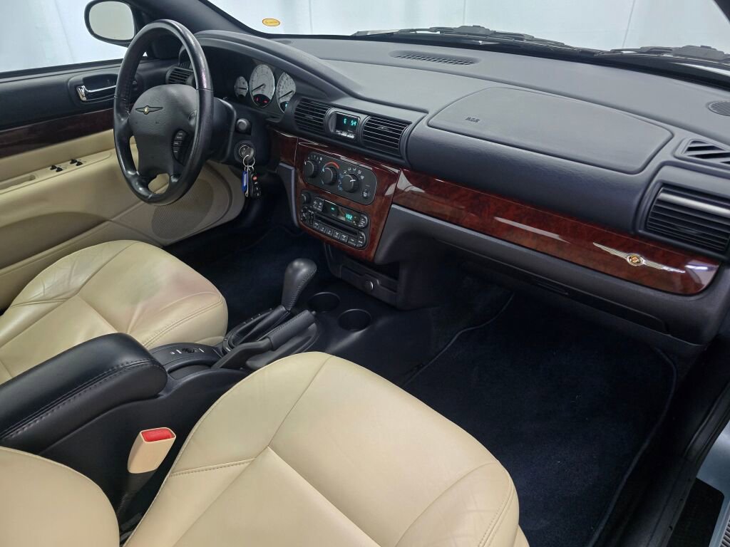 Used 2003 Chrysler Sebring Limited image 78