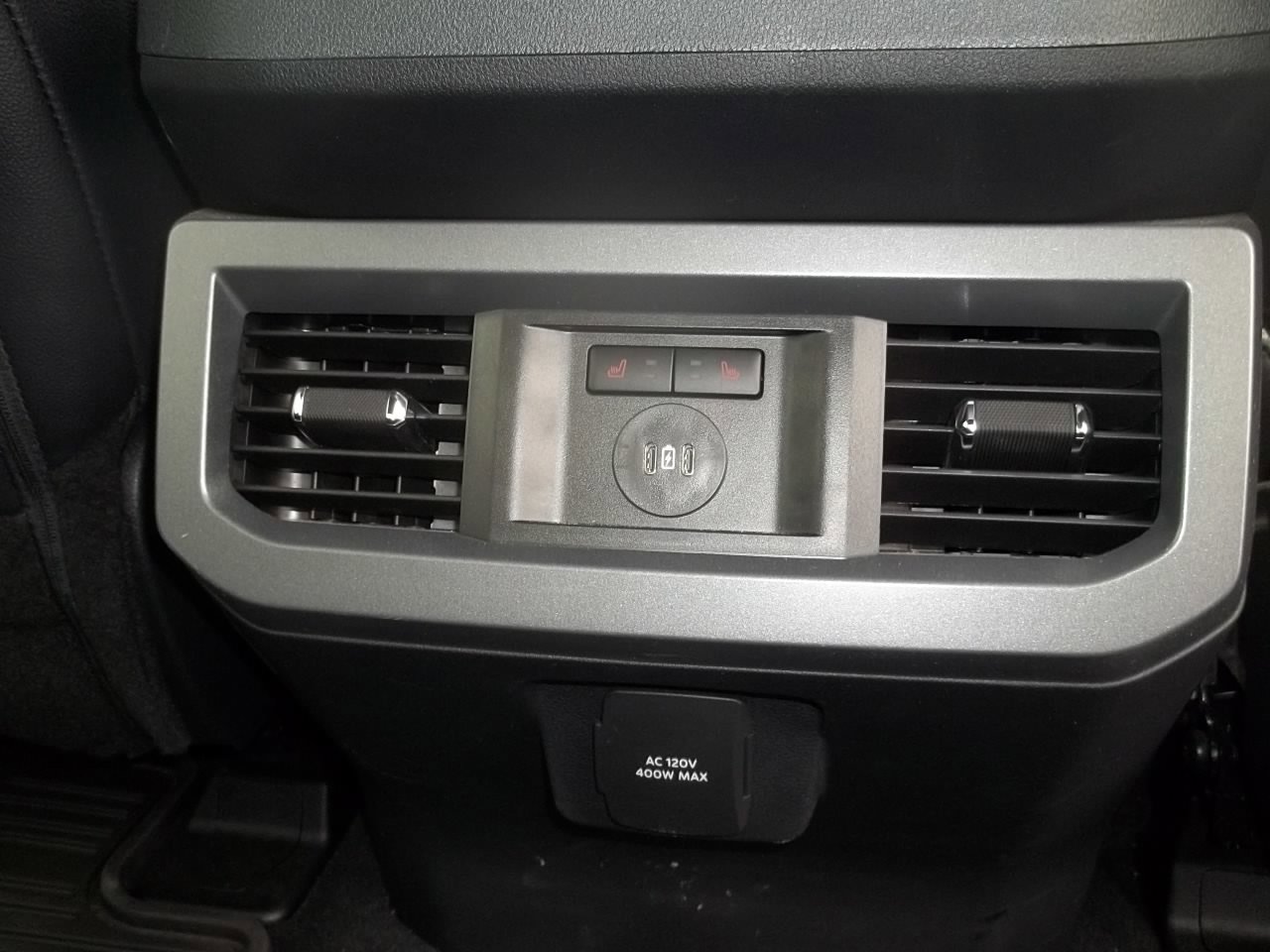 Used 2025 Ford F350 Lariat w/ Chrome Package image 13