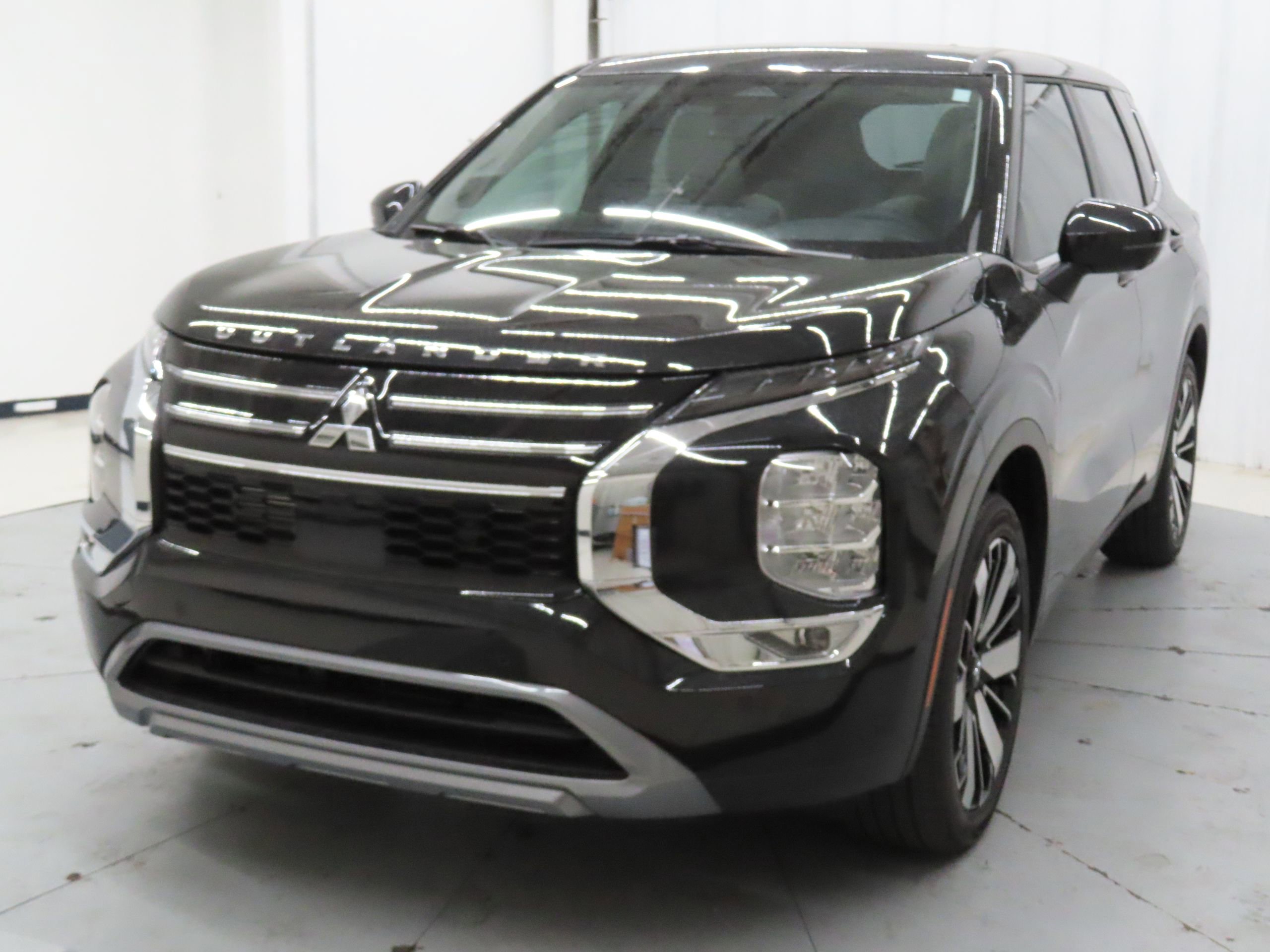New 2026 Mitsubishi Outlander SE FWD image 7