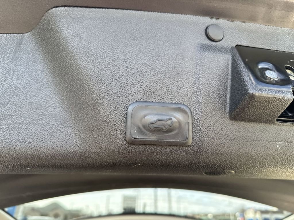 Certified 2016 GMC Acadia SLE image 25