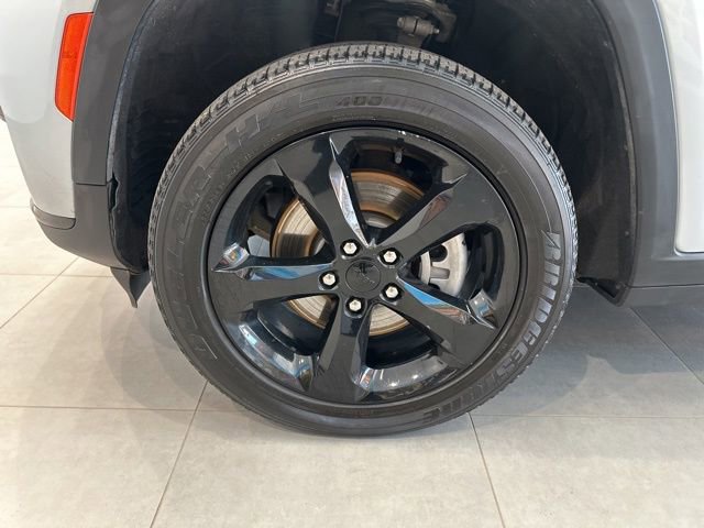 Used 2023 Jeep Grand Cherokee L Laredo image 14