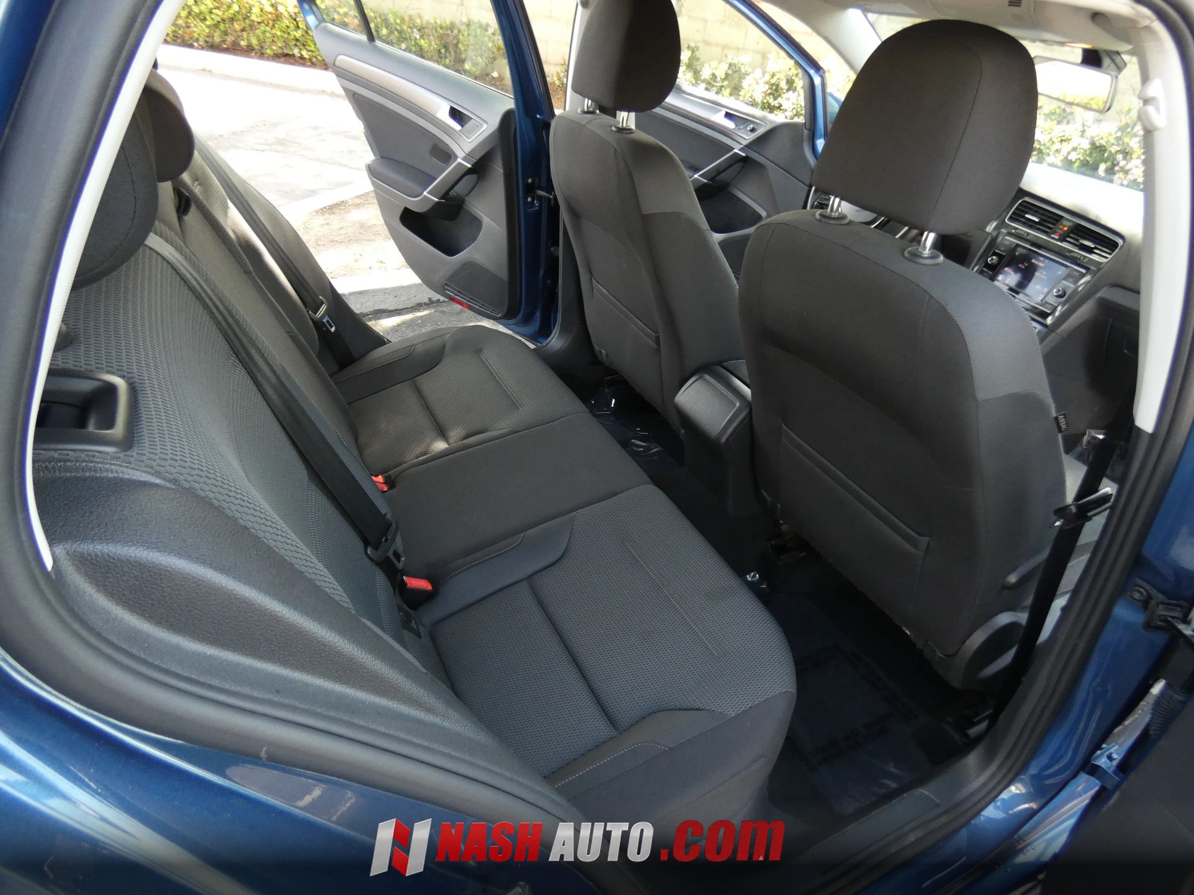 Used 2018 Volkswagen Golf S FWD image 25