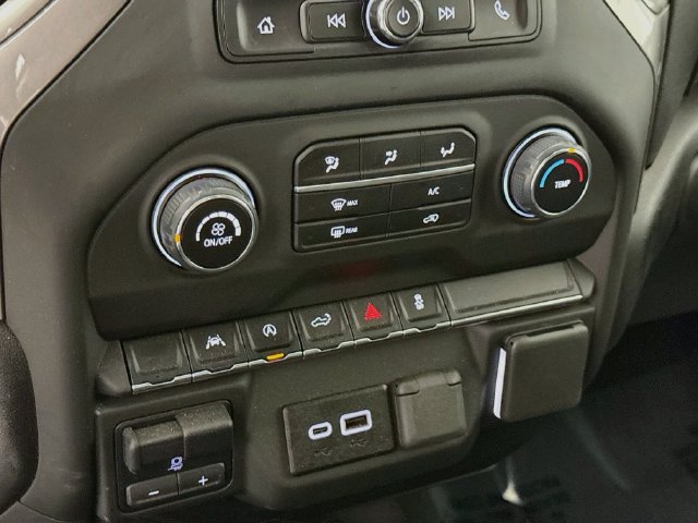 Used 2025 Chevrolet Silverado 1500 Custom w/ Turbomax Blackout Package AWD/4WD image 16